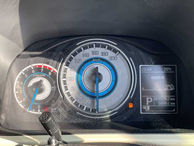 スズキ クロスビー HYBRID MZ 愛知県 2018(平30)年 5.9万km キャラバンアイボリーパールメタリック/ホワイト 2トーンルーフ 純正8型ナビ/全方位カメラ/バックカメラ/レーダークルーズコントロール/コーナーセンサー/ＥＴＣ/純正アルミホイール/シートヒーター/衝突軽減システム/フルセグ/CD DVD/Bluetooth/ステアリングスイッチ/スマートキー/プッシュスタート