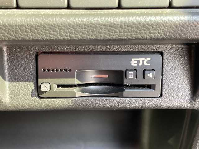 スズキ クロスビー HYBRID MZ 愛知県 2018(平30)年 5.9万km キャラバンアイボリーパールメタリック/ホワイト 2トーンルーフ 純正8型ナビ/全方位カメラ/バックカメラ/レーダークルーズコントロール/コーナーセンサー/ＥＴＣ/純正アルミホイール/シートヒーター/衝突軽減システム/フルセグ/CD DVD/Bluetooth/ステアリングスイッチ/スマートキー/プッシュスタート