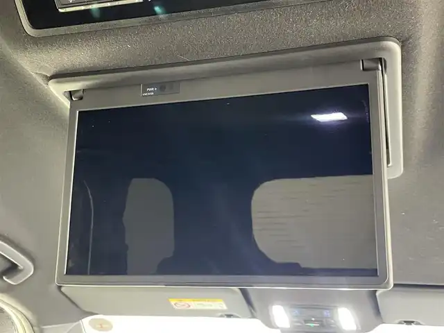 トヨタ ヴォクシー ハイブリッド S－G 愛知県 2023(令5)年 1.8万km ホワイトパールクリスタルシャイン 純正１０．５型ナビ　１４型後席モニター　トヨタチームメイト　禁煙　全方位カメラ　パーキングアシスト　ＢＳＭ　ＤＶＤデッキ　ユニバーサルステップ　電動リアゲート　快適利便Ｍｉｄ　衝突軽減　追従クルコンAC100V電源　クラッツイオシートカバー　LEDオートライト　オートハイビーム　アドバンスドパーク　コーナーセンサー