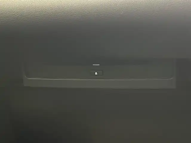 トヨタ ヴォクシー ハイブリッド S－G 愛知県 2023(令5)年 1.8万km ホワイトパールクリスタルシャイン 純正１０．５型ナビ　１４型後席モニター　トヨタチームメイト　禁煙　全方位カメラ　パーキングアシスト　ＢＳＭ　ＤＶＤデッキ　ユニバーサルステップ　電動リアゲート　快適利便Ｍｉｄ　衝突軽減　追従クルコンAC100V電源　クラッツイオシートカバー　LEDオートライト　オートハイビーム　アドバンスドパーク　コーナーセンサー