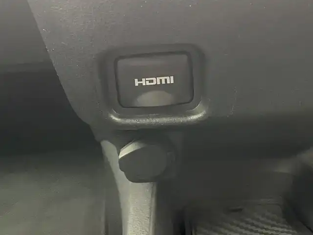 トヨタ ヴォクシー ハイブリッド S－G 愛知県 2023(令5)年 1.8万km ホワイトパールクリスタルシャイン 純正１０．５型ナビ　１４型後席モニター　トヨタチームメイト　禁煙　全方位カメラ　パーキングアシスト　ＢＳＭ　ＤＶＤデッキ　ユニバーサルステップ　電動リアゲート　快適利便Ｍｉｄ　衝突軽減　追従クルコンAC100V電源　クラッツイオシートカバー　LEDオートライト　オートハイビーム　アドバンスドパーク　コーナーセンサー