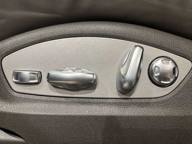 ポルシェ マカン 道央・札幌 2019(令1)年 3.7万km キャララホワイトメタリック ワンオーナー/パノラマルーフシステム/BOSEサラウンド/本革シート/シートヒーター/前席メモリー付きパワーシート/純正メモリナビ/360°カメラ/ACC/ブラインドスポットアシスト/レーンキープアシスト/OP19インチAW