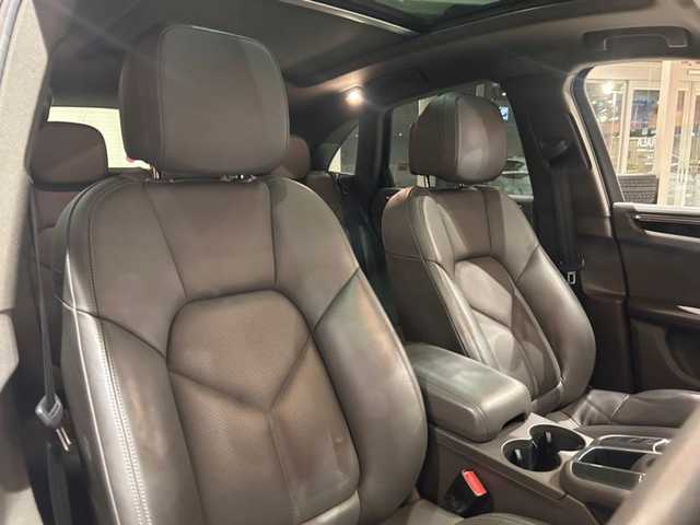 ポルシェ マカン 道央・札幌 2019(令1)年 3.7万km キャララホワイトメタリック ワンオーナー/パノラマルーフシステム/BOSEサラウンド/本革シート/シートヒーター/前席メモリー付きパワーシート/純正メモリナビ/360°カメラ/ACC/ブラインドスポットアシスト/レーンキープアシスト/OP19インチAW