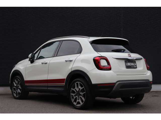 フィアット ５００Ｘ クロス 大分県 2022(令4)年 3.4万km BIANCO GHIACCIO 前方衝突警報/アダプティブクルーズコントロール/ブラインドスポットモニター/純正ディスプレイオーディオ/ＣａｒＰｌａｙ/Bluetooth/バックカメラ/ハーフレザー/シートヒーター/パワーシート/社外ＬＥＤヘッドライト/オートライト/Ｆ／Ｒフォグ/パドルシフト/純正１８インチＡＷ/ＥＴＣ