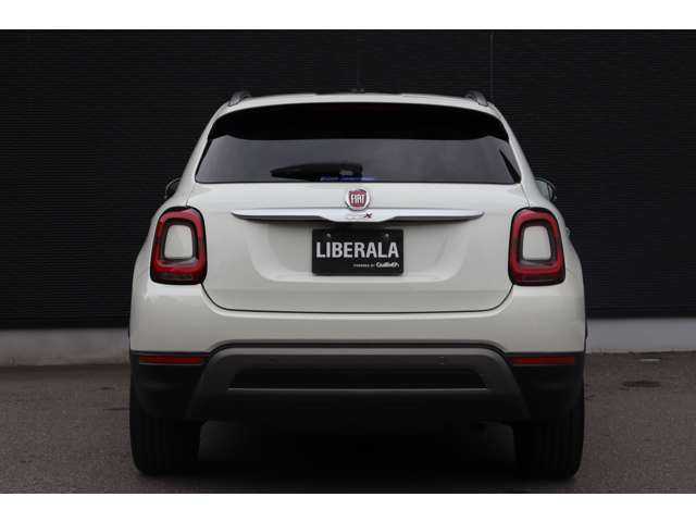 フィアット ５００Ｘ クロス 大分県 2022(令4)年 3.4万km BIANCO GHIACCIO 前方衝突警報/アダプティブクルーズコントロール/ブラインドスポットモニター/純正ディスプレイオーディオ/ＣａｒＰｌａｙ/Bluetooth/バックカメラ/ハーフレザー/シートヒーター/パワーシート/社外ＬＥＤヘッドライト/オートライト/Ｆ／Ｒフォグ/パドルシフト/純正１８インチＡＷ/ＥＴＣ