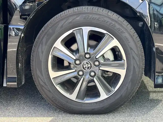 トヨタ ヴォクシー ZS 煌 奈良県 2018(平30)年 2.7万km ブラック 純正9インチナ/ビ（NSZT-Y68T）/（フルセグ/BT/CD/DVD)/純正12インチフリップダウンモニター（V12T-R68C）/クルーズコントロール/バックカメラ/プリクラッシュセーフティ/レーンキープアシスト/両側パワースライドドア/後席サンシェード/レザー調シートカバー/前方ドライブレコーダー/ETC/純正16インチAW