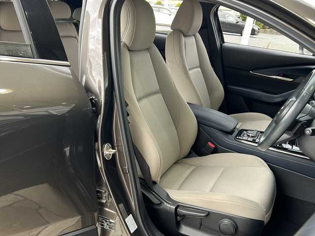 マツダ ＣＸ－３０ 20S プロアクティブ 静岡県 2021(令3)年 1.8万km チタニウムフラッシュマイカ 純正ナビ/・ラジオ/フルセグTV/・USB/Bluetooth/CD/DVD/HDMI/主要装備/・レーダークルーズコントロール　/・ドライブレコーダー　/・ＥＴＣ　/・全方位カメラ　/・パワーバックドア　/・ステアリングリモコン　/・レーンキープアシスト　/・オートホールド　/・パドルシフト　/・ヘッドアップディスプレイ　/・ＢＳＭ/・コーナーセンサー/・横滑り防止/・アイドリングストップ/・オートライト/・SOSコール/・プッシュスタート/・スマートキー