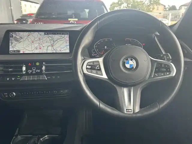 ＢＭＷ ＢＭＷ １１８ｄ Mスポーツ EDジョイ+ 茨城県 2020(令2)年 5.3万km 白 コンフォートパッケージ/アクティブクルーズコントロール/パワーシート/シートメモリ/ナビパッケージ/純正ナビ　BT/AF/FM/LEDオートライト/オートハイビーム/ハーフレザー/純正アルミホイール/純正フロアマット/USBポート/ステアリングスイッチ/電動リアゲート/バックカメラ/コーナセンサー/ETC/スマートキー