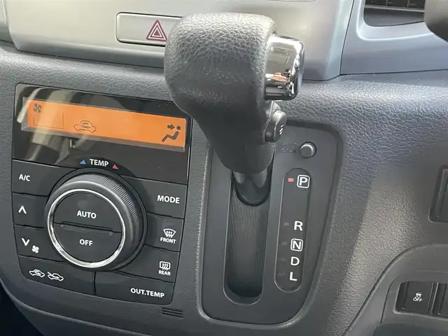 スズキ スペーシア X リミテッド 滋賀県 2014(平26)年 0.6万km スチールシルバーM 社外7インチナビ/【Bluetooth/CD/DVD/フルセグTV】/バックカメラ/両側パワースライドドア/衝突軽減ブレーキ/D/Nシートヒーター/ドアバイザー/後席ロールサンシェード/社外フロアマット/プッシュスタート/スマートキー/ステアリングリモコン