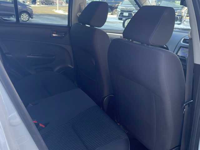 スズキ スイフト XL 道東・釧路十勝 2015(平27)年 3.3万km スノーホワイトパール ・４WD/・社外メモリナビ/（CD・DVD・BT・フルセグ・ラジオ）/・前席シートヒーター/・社外前後ドライブレコーダー/・スマートキー/・プッシュスタート/・ETC/・ドアバイザー/・フロアマット/・横滑り防止装置/・フォグライト/・純正アルミホイール