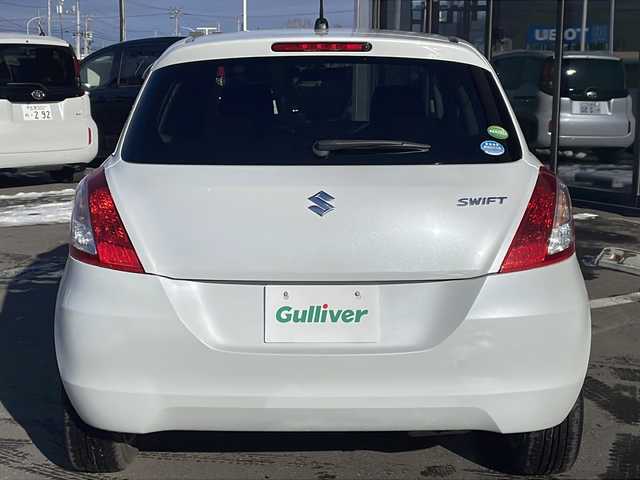 スズキ スイフト XL 道東・釧路十勝 2015(平27)年 3.3万km スノーホワイトパール ・４WD/・社外メモリナビ/（CD・DVD・BT・フルセグ・ラジオ）/・前席シートヒーター/・社外前後ドライブレコーダー/・スマートキー/・プッシュスタート/・ETC/・ドアバイザー/・フロアマット/・横滑り防止装置/・フォグライト/・純正アルミホイール