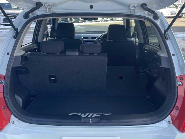 スズキ スイフト XL 道東・釧路十勝 2015(平27)年 3.3万km スノーホワイトパール ・４WD/・社外メモリナビ/（CD・DVD・BT・フルセグ・ラジオ）/・前席シートヒーター/・社外前後ドライブレコーダー/・スマートキー/・プッシュスタート/・ETC/・ドアバイザー/・フロアマット/・横滑り防止装置/・フォグライト/・純正アルミホイール