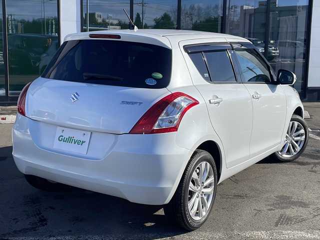 スズキ スイフト XL 道東・釧路十勝 2015(平27)年 3.3万km スノーホワイトパール ・４WD/・社外メモリナビ/（CD・DVD・BT・フルセグ・ラジオ）/・前席シートヒーター/・社外前後ドライブレコーダー/・スマートキー/・プッシュスタート/・ETC/・ドアバイザー/・フロアマット/・横滑り防止装置/・フォグライト/・純正アルミホイール