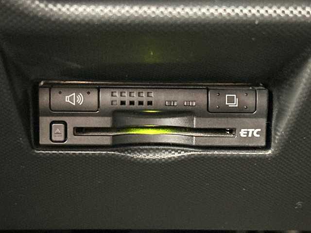 トヨタ ライズ Z 三重県 2020(令2)年 4.9万km ナチュラルベージュマイカM /禁煙車//純正ナビ/・フルセグ・Bluetooth・CD・DVD・SD//バックカメラ//スマートアシスト//衝突回避支援ブレーキ//車線逸脱抑制制御機能//コーナーセンサー//アダプティブクルーズコントロール//オートハイビーム//前席シートヒーター//ステアリングスイッチ//ビルトインETC//プッシュスタート//スマートキー//LEDヘッドライト//オートライト