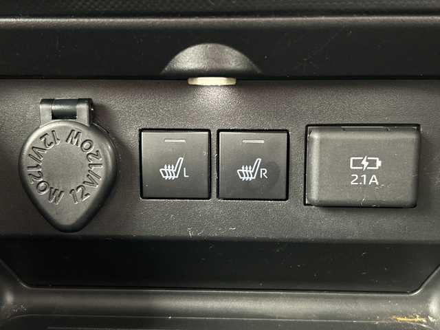 トヨタ ライズ Z 三重県 2020(令2)年 4.9万km ナチュラルベージュマイカM /禁煙車//純正ナビ/・フルセグ・Bluetooth・CD・DVD・SD//バックカメラ//スマートアシスト//衝突回避支援ブレーキ//車線逸脱抑制制御機能//コーナーセンサー//アダプティブクルーズコントロール//オートハイビーム//前席シートヒーター//ステアリングスイッチ//ビルトインETC//プッシュスタート//スマートキー//LEDヘッドライト//オートライト