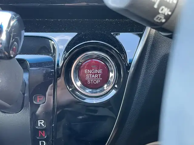 ホンダ Ｎ ＷＧＮ カスタム G ターボパッケージ 静岡県 2017(平29)年 5.4万km シャイニンググレーM 純正ナビ　/・フルセグＴＶ　/・Ｂｌｕｅｔｏｏｔｈ接続　/・ＤＶＤ再生　/クルーズコントロール　/プッシュスタート　/スマートキー　/スペアキー　/バックカメラ　/ベンチシート　/ハーフレザーシート　/ビルトインＥＴＣ　/ＨＩＤオートライト