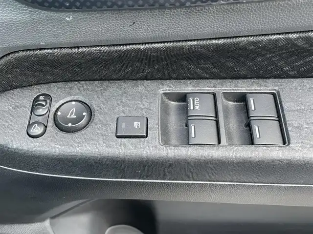 ホンダ Ｎ ＷＧＮ カスタム G ターボパッケージ 静岡県 2017(平29)年 5.4万km シャイニンググレーM 純正ナビ　/・フルセグＴＶ　/・Ｂｌｕｅｔｏｏｔｈ接続　/・ＤＶＤ再生　/クルーズコントロール　/プッシュスタート　/スマートキー　/スペアキー　/バックカメラ　/ベンチシート　/ハーフレザーシート　/ビルトインＥＴＣ　/ＨＩＤオートライト