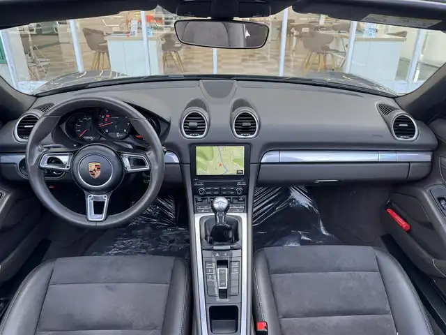 ポルシェ ７１８ボクスター 愛媛県 2016(平28)年 2.3万km アゲートグレーメタリック 左ハンドル/6速マニュアル/GTスポーツステアリングホイール/１９インチボクスターSアルミホイール/PASM/電動可倒式ドアミラー/ハーフレザー/シートヒーター/純正ナビ/Bluetooth　DVD　USB　SD/AppleCarPlay/LEDヘッドライト/空気圧センサー/ETC/有償外装色：アゲートグレーメタリック/保証書・取説/スペアキー