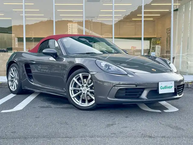 ポルシェ ７１８ボクスター 愛媛県 2016(平28)年 2.3万km アゲートグレーメタリック 左ハンドル/6速マニュアル/GTスポーツステアリングホイール/１９インチボクスターSアルミホイール/PASM/電動可倒式ドアミラー/ハーフレザー/シートヒーター/純正ナビ/Bluetooth　DVD　USB　SD/AppleCarPlay/LEDヘッドライト/空気圧センサー/ETC/有償外装色：アゲートグレーメタリック/保証書・取説/スペアキー