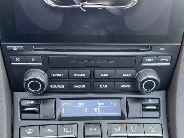 ポルシェ ７１８ボクスター 愛媛県 2016(平28)年 2.3万km アゲートグレーメタリック 左ハンドル/6速マニュアル/GTスポーツステアリングホイール/１９インチボクスターSアルミホイール/PASM/電動可倒式ドアミラー/ハーフレザー/シートヒーター/純正ナビ/Bluetooth　DVD　USB　SD/AppleCarPlay/LEDヘッドライト/空気圧センサー/ETC/有償外装色：アゲートグレーメタリック/保証書・取説/スペアキー