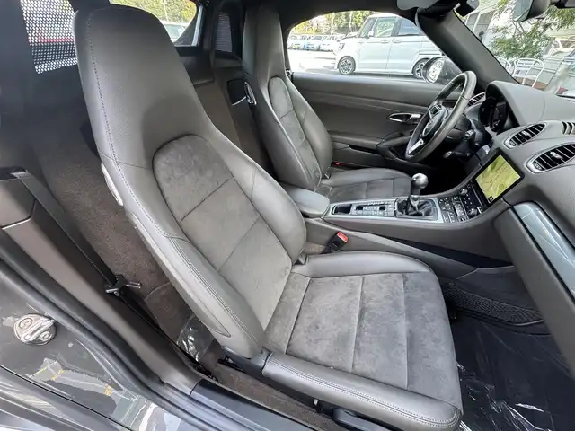 ポルシェ ７１８ボクスター 愛媛県 2016(平28)年 2.3万km アゲートグレーメタリック 左ハンドル/6速マニュアル/GTスポーツステアリングホイール/１９インチボクスターSアルミホイール/PASM/電動可倒式ドアミラー/ハーフレザー/シートヒーター/純正ナビ/Bluetooth　DVD　USB　SD/AppleCarPlay/LEDヘッドライト/空気圧センサー/ETC/有償外装色：アゲートグレーメタリック/保証書・取説/スペアキー