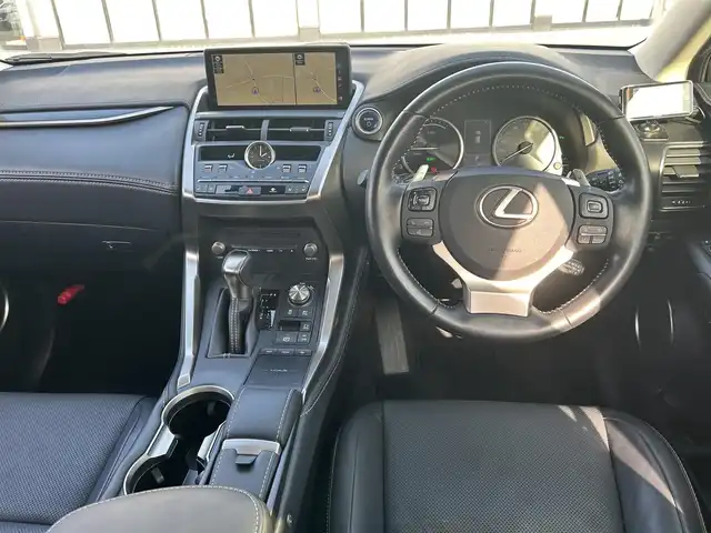 レクサス ＮＸ 300h バージョンL 大阪府 2019(平31)年 3.9万km ソニッククォーツ ワンオーナー　/純正  インチナビ　/   フルセグＴＶ/CD/DVD/Bluetooth/USB　/パノラミックビューモニター/パーキングアシスト　/コーナーセンサー/ブラインドスポットモニター/前席シートヒーター、シートベンチレーター/クルーズコントロール/レーンキープアシスト　/アイドリングストップ/電動リアゲート　/パワーシート　/ステアリングヒーター/オートマチックハイビーム　/前方ドライブレコーダー/純正18インチアルミホイール　/ＥＴＣ2.0　/ＬＥＤ/取扱説明書/保証書