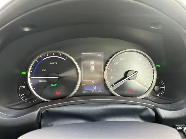 レクサス ＮＸ 300h バージョンL 大阪府 2019(平31)年 3.9万km ソニッククォーツ ワンオーナー　/純正  インチナビ　/   フルセグＴＶ/CD/DVD/Bluetooth/USB　/パノラミックビューモニター/パーキングアシスト　/コーナーセンサー/ブラインドスポットモニター/前席シートヒーター、シートベンチレーター/クルーズコントロール/レーンキープアシスト　/アイドリングストップ/電動リアゲート　/パワーシート　/ステアリングヒーター/オートマチックハイビーム　/前方ドライブレコーダー/純正18インチアルミホイール　/ＥＴＣ2.0　/ＬＥＤ/取扱説明書/保証書