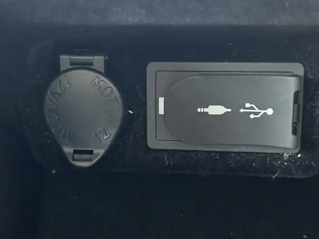 レクサス ＮＸ 300h バージョンL 大阪府 2019(平31)年 3.9万km ソニッククォーツ ワンオーナー　/純正  インチナビ　/   フルセグＴＶ/CD/DVD/Bluetooth/USB　/パノラミックビューモニター/パーキングアシスト　/コーナーセンサー/ブラインドスポットモニター/前席シートヒーター、シートベンチレーター/クルーズコントロール/レーンキープアシスト　/アイドリングストップ/電動リアゲート　/パワーシート　/ステアリングヒーター/オートマチックハイビーム　/前方ドライブレコーダー/純正18インチアルミホイール　/ＥＴＣ2.0　/ＬＥＤ/取扱説明書/保証書