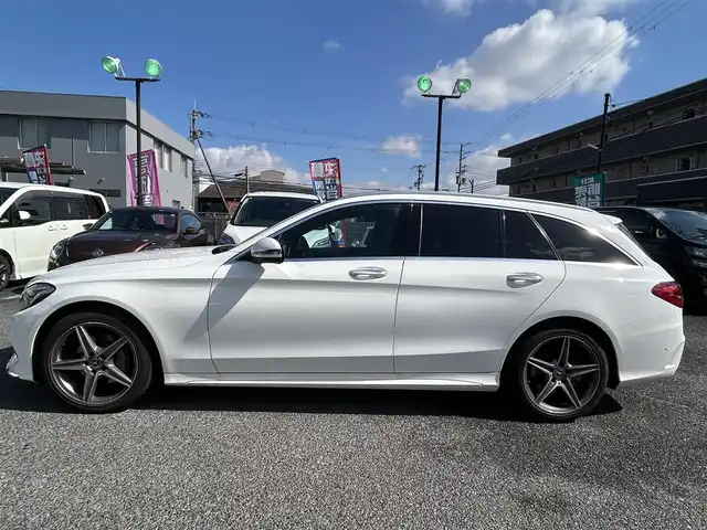 メルセデス・ベンツ Ｃ２２０ｄ ワゴン ローレウスエディション 大阪府 2018(平30)年 5.5万km 白 ローレウスエディション/純正ナビ/バックカメラ/ビルトインETC/純正１８インチAW/黒革シート/シートヒーター/LEDヘッドライト/前後コーナーソナー/ルーフレール/ウインカーミラー/ステアリングスイッチ/パドルシフト/純正マット/スマートキー/保証書/取扱説明書/スペアキー１本