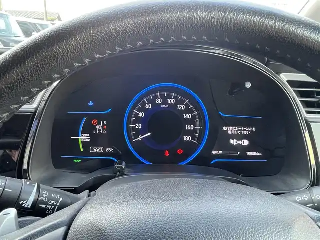 ホンダ シャトル ハイブリッド X スタイルエディション 兵庫県 2016(平28)年 10.1万km ホワイトオーキッドパール (株)IDOMが運営する【じしゃロン姫路店】の自社ローン専用車両になります。こちらは現金またはオートローンご利用時の価格です。自社ローンご希望の方は別途その旨お申付け下さい/純正８型ナビ　/純正ドライブレコーダー　/ステアリングスイッチ　/パドルシフト　/純正ビルトインＥＴＣ　/クルーズコントロール　/オートライト　/ＬＥＤヘッドライト　/フォグライト　/電動格納ミラー　/衝突軽減ブレーキ
