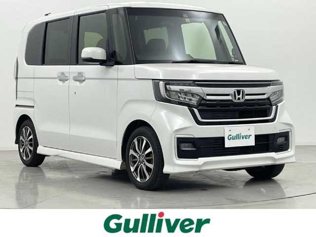 ホンダ Ｎ ＢＯＸ カスタム L 熊本県 2023(令5)年 3万km プラチナホワイトパール 禁煙車/前方のみドライブレコーダー　/バックカメラ　/社外ナビMDV-D309BT（CD・DVD・ＢＴ・ワンセグ・ＡＵＸ・ｉｐｏｄ）/USB入力端子/ＥＴＣ/片側パワースライドドア　/ホンダセンシング/・衝突軽減ブレーキ/・誤発進抑制機能/・歩行者事故低減ステアリング/・路外逸脱抑制機能/・渋滞追従機能付アダプティブクルーズコントロール/・車線維持支援システム/・先行車発進お知らせ機能/・標識認識機能/・後方誤発進抑制機能　/横滑り防止/アイドリングストップ/後ろのみコーナーセンサー/運転席・助手席シートヒーター/ハーフレザーシート/純正フロアマット/純正１４インチAW/オートライト　/ＬＥＤヘッドライト　/スマートキー　/スペアキー１本/保証書/取扱説明書