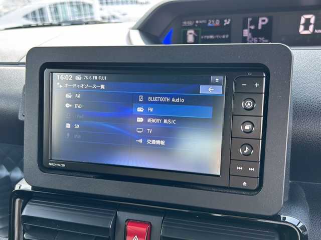 ダイハツ タント カスタム X 山梨県 2022(令4)年 5.3万km シャイニングホワイトパール 純正ナビ/Bluetooth/DVD/バック/シートヒーター/ETC/オートエアコン/両側パワースライドドア/衝突軽減/横滑り防止/電動格納ミラー/運転席ロングスライド