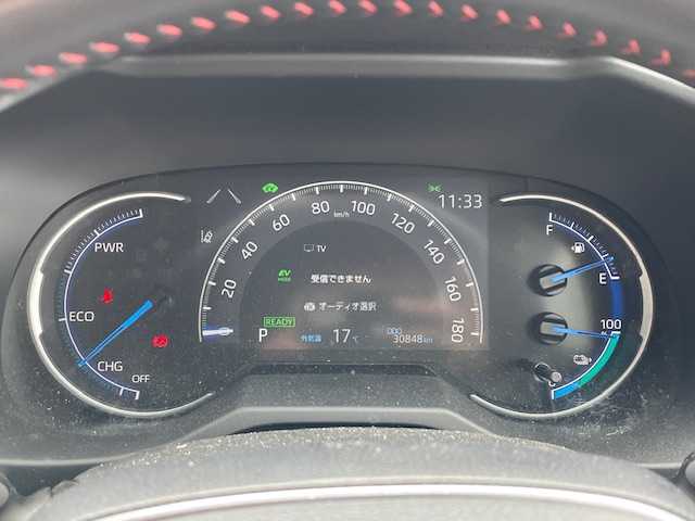 トヨタ ＲＡＶ４ ＰＨＶ ブラックトーン 静岡県 2021(令3)年 3.1万km アティチュードブラックマイカ/シルバーメタリック 2トーン ●ワンオーナー/●純正9インチディスプレイオーディオ(ナビ機能付き)/(フルセグ/Bluetooth)/●ブラックレザーシート/●全席シートヒーター/●全方位カメラ/●レーダークルーズコントロール/●ブラインドスポットモニター/●衝突被害軽減システム/●レーンキープアシスト/●前後コーナーセンサー/●電動パーキングブレーキ/●オートブレーキホールド/●LEDライト/●オートライト/●オートマチックハイビーム/●革巻きステアリング/●ステアリングスイッチ/●ステアリングヒーター/●ETC/●前方ドライブレコーダー/●デジタルルームミラー/●電動リアゲート/●置くだけ充電/●100V充電/●純正19インチアルミホイール/●W＋サイドSRS＆ABS/●保証書/●取扱説明書