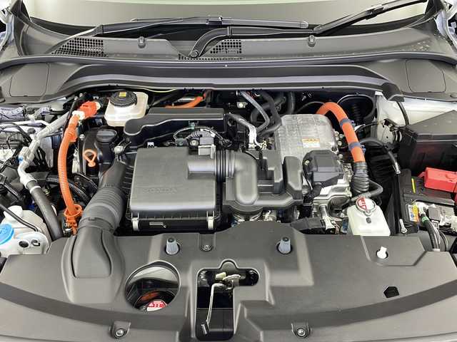 ホンダ ヴェゼル ハイブリッド e:HEV Z 岐阜県 2025(令7)年 0.1千km プラチナホワイトパール Honda CONNECT 9インチディスプレーオーディオ/・ETC2.0車載器+ワイヤレス置くだけ充電器 (220000円)　/・Apple CarPlay/・Android Auto/・Bluetooth/・AM/FM/・USB/・車内WI-FI/フロントグリル　ベルリナブラック (41250円)/革巻きステアリング/・ハンドルヒーター/・ステアリングリモコン/・パドルシフト/スペアキー有/追従型クルーズコントロール/レーンキープアシスト/前後クリアランスソナー/電動パワーバックドア/ハーフレザーシート/・シートヒーター(D席/N席)/衝突軽減ブレーキ/・オートブレーキホールド/LEDヘッドライト/・オートライト/ダウンヒルアシストコントロール