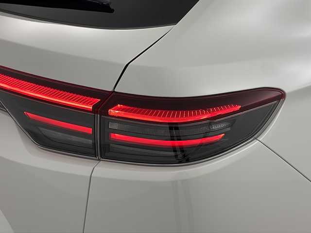ホンダ ヴェゼル ハイブリッド e:HEV Z 岐阜県 2025(令7)年 0.1万km未満 プラチナホワイトパール Honda CONNECT 9インチディスプレーオーディオ/・ETC2.0車載器+ワイヤレス置くだけ充電器 (220000円)　/・Apple CarPlay/・Android Auto/・Bluetooth/・AM/FM/・USB/・車内WI-FI/フロントグリル　ベルリナブラック (41250円)/革巻きステアリング/・ハンドルヒーター/・ステアリングリモコン/・パドルシフト/スペアキー有/追従型クルーズコントロール/レーンキープアシスト/前後クリアランスソナー/電動パワーバックドア/ハーフレザーシート/・シートヒーター(D席/N席)/衝突軽減ブレーキ/・オートブレーキホールド/LEDヘッドライト/・オートライト/ダウンヒルアシストコントロール