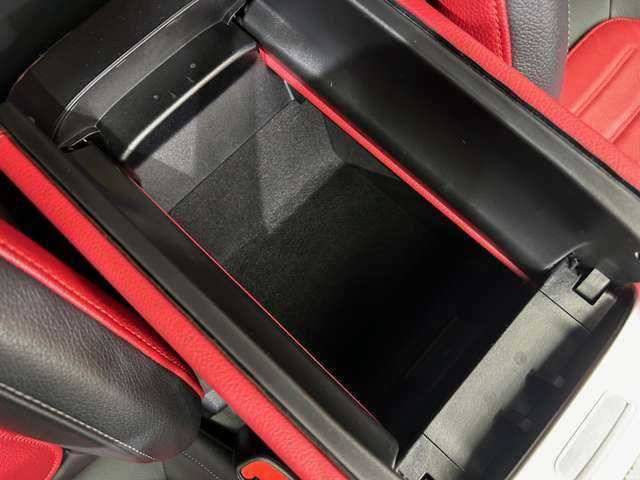 メルセデス・ベンツ Ｍ・ベンツ Ｃ２２０ｄ アバンギャルド　AMGライン 千葉県 2022(令4)年 4.9万km オブシディアンブラック レザーエクスクルーシブＰＫＧ　/Ｂｕｒｍｅｓｔｅｒサウンド　/パノラマＳＲ　/赤黒シート　/ＡＣＣ　/ナビ　/ＴＶ　　/ＣａｒＰｌａｙ　/３６０°　/シートヒーター　/電動トランク　/衝突軽減Ｂ　/ＢＳＭ　/ＬＫＡ　/禁煙車
