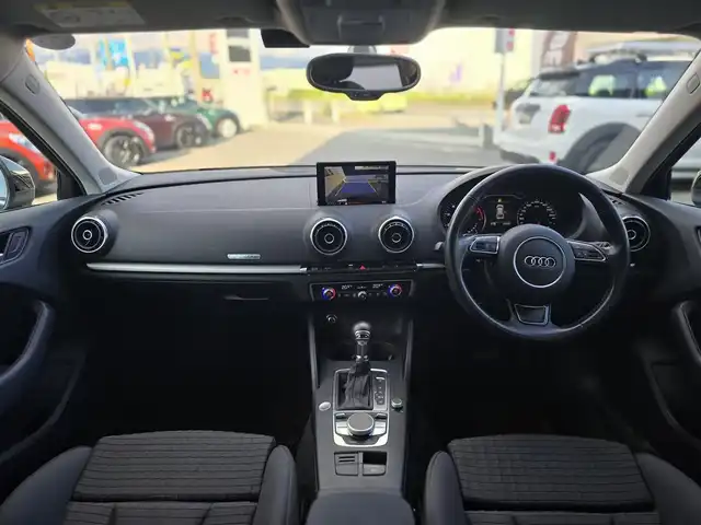 アウディ Ａ３ SB 1．8 TFSIクワトロ 山梨県 2014(平26)年 5.2万km ファントムブラックパールエフェクト 純正ナビ/   フルセグTV/Bluetooth/CD/DVDデッキ/バックカメラ/横滑り防止装置/コーナーセンサー/ドライブレコーダー/アイドリングストップ/パドルシフト/純正１７インチアルミホイール/純正フロアマット/プッシュスタート/ビルトインＥＴＣ