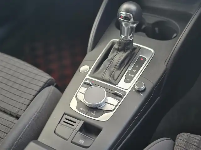 アウディ Ａ３ SB 1．8 TFSIクワトロ 山梨県 2014(平26)年 5.2万km ファントムブラックパールエフェクト 純正ナビ/   フルセグTV/Bluetooth/CD/DVDデッキ/バックカメラ/横滑り防止装置/コーナーセンサー/ドライブレコーダー/アイドリングストップ/パドルシフト/純正１７インチアルミホイール/純正フロアマット/プッシュスタート/ビルトインＥＴＣ
