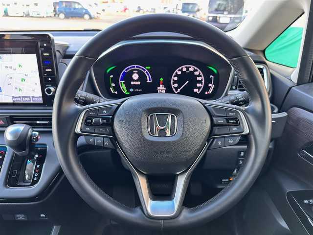 ホンダ オデッセイ ハイブリッド e:HEVアブソルート EX 宮城県 2021(令3)年 1.1万km プレミアムヴィーナスブラックP ホンダセンシング/・衝突軽減ブレーキ/・歩行者事故低減ステアリング/・アダプティブクルーズコントロール/・車線維持支援システム/・路外逸脱抑制機能/・誤発進抑制機能/・先行車発進お知らせ機能/・標識認識機能/・後方誤発進抑制機能/マルチビューカメラシステム/スマートパーキングアシストシステム/パーキングセンサー/ブラインドスポットインフォメーション/純正10インチナビ（VXU-217DYi）/・CD/DVD/・Bluetooth/・フルセグTV/ビルトインETC2.0/ドライブレコーダー/AC100V/1500Wコンセント/ハンズフリーパワーバックドア/両側パワースライドドア/ハーフレザーシート/シートヒーター/パワーシート/2列目プレミアムクレードルシート/電動パーキングブレーキ/ブレーキホールド/LEDヘッドランプ/フォグランプ/オートライト/スマートキー＆プッシュスタート/純正18インチAW/フロアマット/ドアバイザー/W/サイド/カーテンエアバッグ