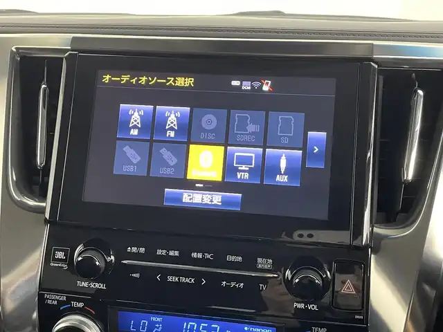 トヨタ アルファードハイブリット SR Cパッケージ 道央・札幌 2018(平30)年 6.3万km ラグジュアリーホワイトパールクリスタルシャインガラスフレーク ・４WD/・寒冷地仕様/・純正ナビ/　BT／CD／DVD／USB／SD／AUX／フルセグ/・全方位カメラ/・ビルトインETC2.0/・レーダークルーズコントロール/・前後コーナーセンサー/・レーンキープアシスト/・衝突軽減ブレーキ/・横滑り防止/・ブラインドスポットモニター/・デジタルインナーミラー/・両側パワースライドドア/・電動リアゲート/・前席シートヒーター/・運転席シートメモリー/・オットマン/・ステアリングヒーター/・JBLサウンド/・モデリスタエアロ/・LEDヘッドライト/・オートライト/・オートマチックハイビーム/・プッシュスタート/・スマートキー×2/・純正エンジンスターター/・純正フロアマット/・純正17インチAW