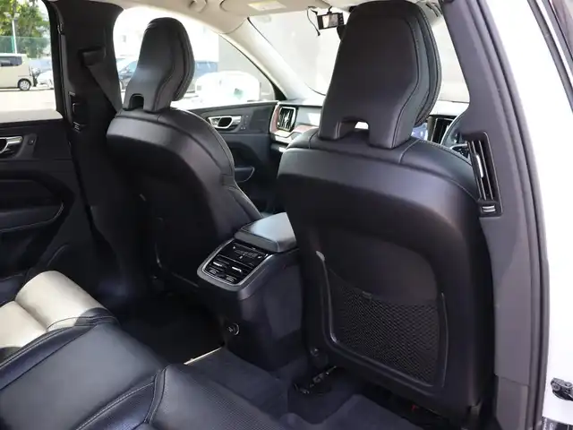ボルボ ＸＣ６０ D4 AWD インスクリプション 長野県 2018(平30)年 6.4万km クリスタルホワイトP 黒革シート　/純正ナビＴＶ　/３６０°/ＣａｒＰｌａｙ　/ヘッドアップＤ　/ｈａｒｍａｎ／ｋａｒｄｏｎ　/ＡＣＣ　/衝突軽減B /LKA /BLIS /パーイングアシスト /パワーシート/全席ヒーター/ベンチレーション