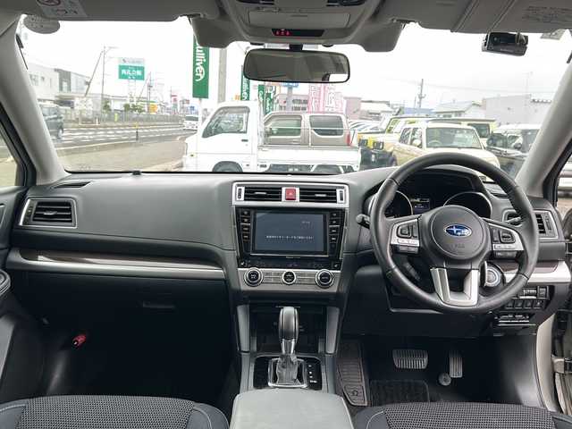 スバル アウトバック ベース 秋田県 2015(平27)年 7万km タングステンM 社外SDナビ/(BT/CD/DVD/TV)/(Panasonic CN-LR800)/クルーズコントロール/シートヒーター/（D席・N席）/パワーシート/（D席・N席）