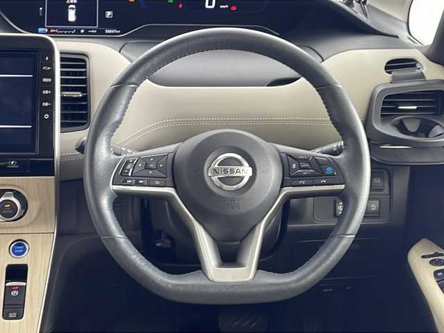 日産 セレナ e－パワー ハイウェイスター V 鹿児島県 2020(令2)年 5.9万km ダークメタルグレー 純正10インチナビ/（AM/FM/CD/DVD/Bluetooth）/フリップダウンモニター/フルセグTV/ETC/プロパイロット/エマージェンシーブレーキ/アラウンドビューモニター/両側パワースライドドア/前後ドライブレコーダー/純正LEDヘッドライト/フォグライト/ブラインドスポットモニター/クリアランスソナー/スマートキー