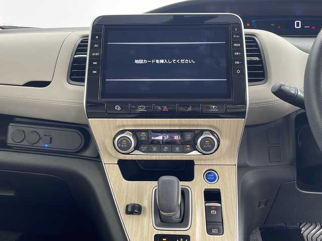 日産 セレナ e－パワー ハイウェイスター V 鹿児島県 2020(令2)年 5.9万km ダークメタルグレー 純正10インチナビ/（AM/FM/CD/DVD/Bluetooth）/フリップダウンモニター/フルセグTV/ETC/プロパイロット/エマージェンシーブレーキ/アラウンドビューモニター/両側パワースライドドア/前後ドライブレコーダー/純正LEDヘッドライト/フォグライト/ブラインドスポットモニター/クリアランスソナー/スマートキー