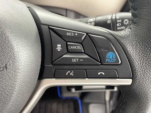 日産 セレナ e－パワー ハイウェイスター V 鹿児島県 2020(令2)年 5.9万km ダークメタルグレー 純正10インチナビ/（AM/FM/CD/DVD/Bluetooth）/フリップダウンモニター/フルセグTV/ETC/プロパイロット/エマージェンシーブレーキ/アラウンドビューモニター/両側パワースライドドア/前後ドライブレコーダー/純正LEDヘッドライト/フォグライト/ブラインドスポットモニター/クリアランスソナー/スマートキー