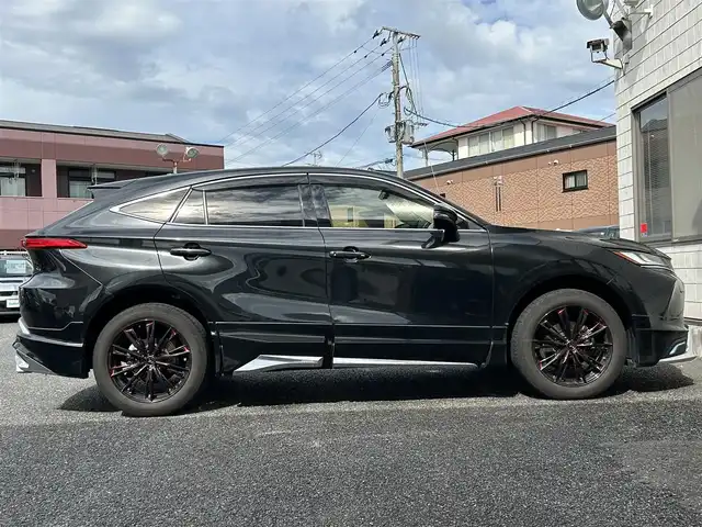 トヨタ ハリアー Z レザーパッケージ 福岡県 2021(令3)年 3.2万km プレシャスブラックパール MODELLISTAエアロ（フロント/サイド/リア）/JBLプレミアムサウンド/12.3インチ純正ディスプレイオーディオ/　（AM/FM/Bluetooth/Miracast/フルセグTV/ナビキット）/バックカメラ/全方位カメラ/トヨタセーフティーセンス/・プリクラッシュセーフティ/・オートマチックハイビーム/・ロードサインアシスト/・レーダークルーズコントロール/・先行車発進告知機能/オートライト/コーナーセンサー/クリアランスソナー/ブラインドスポッドモニター/リヤクロストラフィックアラート/横滑り防止装置/レオニス・19インチAW/黒色レザーシート/パワーシート（D/N）/シートヒーター/ベンチレーター（D/N）/ポジションメモリ（D席）/ヘッドアップディスプレイ/ステアリングヒーター/パワーバックドア/ビルトインETC2.0/録画機能付きデジタルインナーミラー/YUPITERU・前後360度ドライブレコーダー【ZQ-30R】/純正フロアマット/ドアバイザー/ISOFIX/USB端子×4/盗難防止装置/プッシュスタート/スペアキー×1/保証書/取扱説明書/ナビ取扱説明書