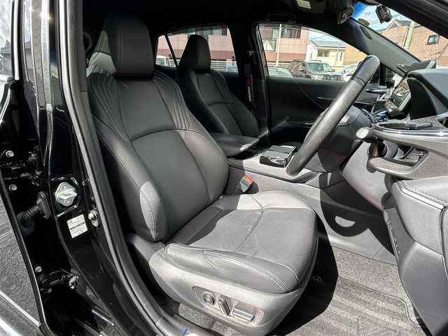 トヨタ ハリアー Z レザーパッケージ 福岡県 2021(令3)年 3.2万km プレシャスブラックパール MODELLISTAエアロ（フロント/サイド/リア）/JBLプレミアムサウンド/12.3インチ純正ディスプレイオーディオ/　（AM/FM/Bluetooth/Miracast/フルセグTV/ナビキット）/バックカメラ/全方位カメラ/トヨタセーフティーセンス/・プリクラッシュセーフティ/・オートマチックハイビーム/・ロードサインアシスト/・レーダークルーズコントロール/・先行車発進告知機能/オートライト/コーナーセンサー/クリアランスソナー/ブラインドスポッドモニター/リヤクロストラフィックアラート/横滑り防止装置/レオニス・19インチAW/黒色レザーシート/パワーシート（D/N）/シートヒーター/ベンチレーター（D/N）/ポジションメモリ（D席）/ヘッドアップディスプレイ/ステアリングヒーター/パワーバックドア/ビルトインETC2.0/録画機能付きデジタルインナーミラー/YUPITERU・前後360度ドライブレコーダー【ZQ-30R】/純正フロアマット/ドアバイザー/ISOFIX/USB端子×4/盗難防止装置/プッシュスタート/スペアキー×1/保証書/取扱説明書/ナビ取扱説明書