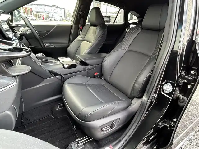 トヨタ ハリアー Z レザーパッケージ 福岡県 2021(令3)年 3.2万km プレシャスブラックパール MODELLISTAエアロ（フロント/サイド/リア）/JBLプレミアムサウンド/12.3インチ純正ディスプレイオーディオ/　（AM/FM/Bluetooth/Miracast/フルセグTV/ナビキット）/バックカメラ/全方位カメラ/トヨタセーフティーセンス/・プリクラッシュセーフティ/・オートマチックハイビーム/・ロードサインアシスト/・レーダークルーズコントロール/・先行車発進告知機能/オートライト/コーナーセンサー/クリアランスソナー/ブラインドスポッドモニター/リヤクロストラフィックアラート/横滑り防止装置/レオニス・19インチAW/黒色レザーシート/パワーシート（D/N）/シートヒーター/ベンチレーター（D/N）/ポジションメモリ（D席）/ヘッドアップディスプレイ/ステアリングヒーター/パワーバックドア/ビルトインETC2.0/録画機能付きデジタルインナーミラー/YUPITERU・前後360度ドライブレコーダー【ZQ-30R】/純正フロアマット/ドアバイザー/ISOFIX/USB端子×4/盗難防止装置/プッシュスタート/スペアキー×1/保証書/取扱説明書/ナビ取扱説明書