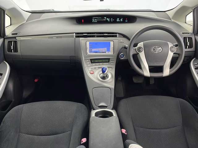 トヨタ プリウス ＰＨＶ S 鹿児島県 2012(平24)年 8.6万km シルバーM プラグインハイブリッド　/純正メモリナビ　/（ワンセグ/Ｂｌｕｅｔｏｏｔｈ/CD)　/前後ドライブレコーダー　/純正フロアマット　/バックカメラ　/ＥＴＣ　/前席シートヒーター　/ＡＡＣ　/充電ケーブル車載　/オートライト