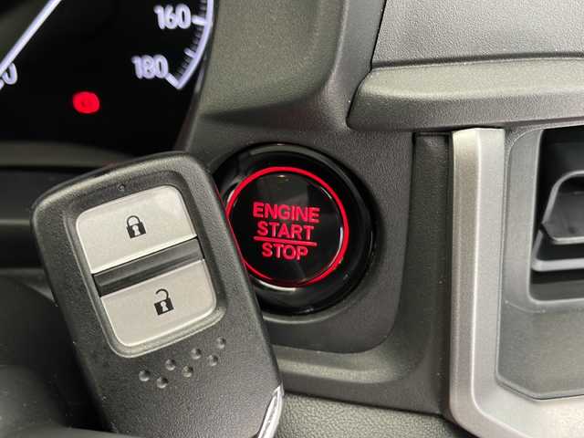 ホンダ ＷＲ－Ｖ Z+ 愛知県 2024(令6)年 0.1万km プラチナホワイトパール 衝突被害軽減ブレーキ/純正8インチディスプレイオーディオナビ（あり）/レーダークルーズコントロール/フルセグTV/Bluetooth/バックカメラ/コーナーセンサー/純正アルミホイール/ルーフレール/LEDヘッドライト/パドルシフト/レーンキープアシスト/ETC/ステアリングスイッチ/スマートキー/プッシュスタート
